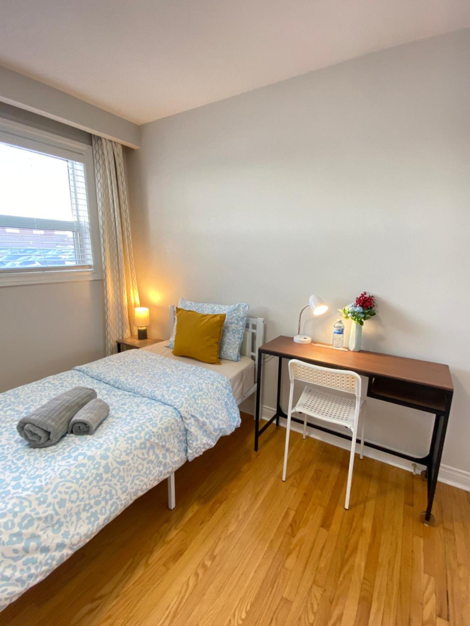 Hotel Sunny House - Main Floor, Free Parking, In Toronto Exterior foto
