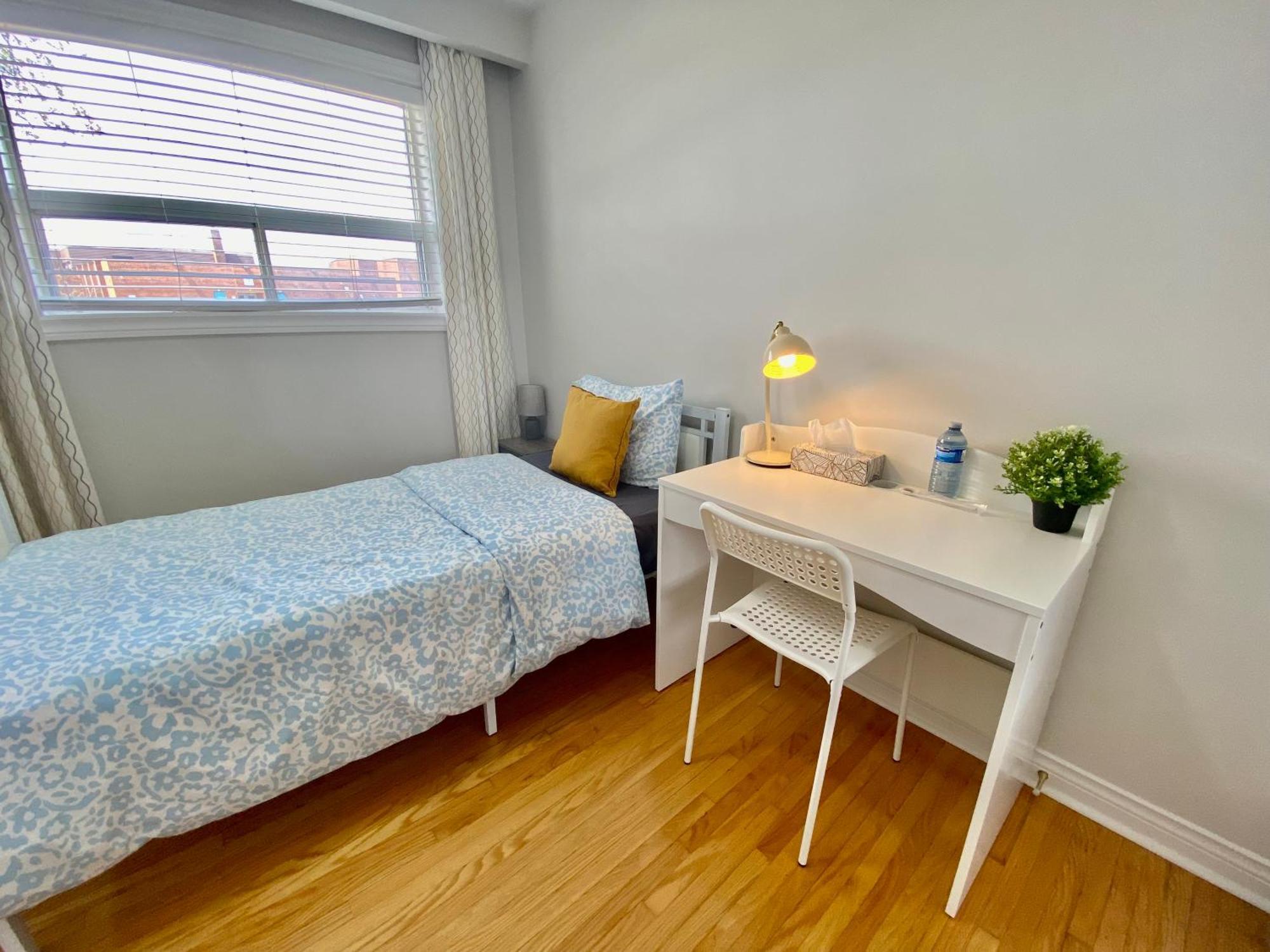 Hotel Sunny House - Main Floor, Free Parking, In Toronto Exterior foto